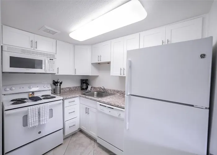 Apartment 207 Fully Furnished 1br Suite-prime Location *