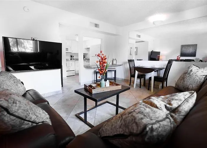 207 Fully Furnished 1br Suite-prime Location *